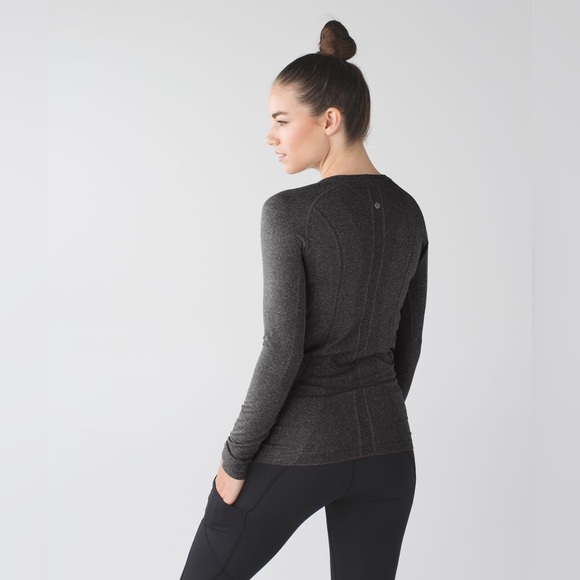 Lululemon Swiftly Tech Long Sleeve Crew in Heathered Black Size 6. - Picture 9 of 15